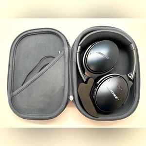 Bose Noise-Cancelling Headphones QC 35 Navy